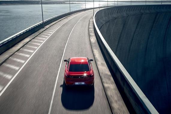 Nový Peugeot 508 Fastback Praha AV CAR