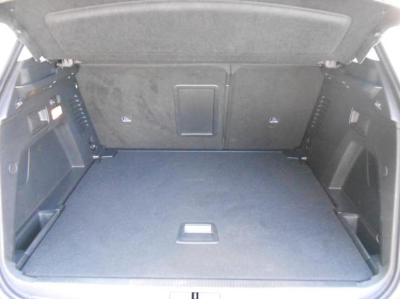 ObrázekPeugeot 3008 1.maj., CZ, kompletní servis #1