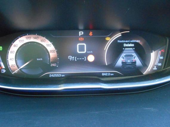 ObrázekPeugeot 5008 GT 2.0 BlueHDi 180k EAT8 ČR #8