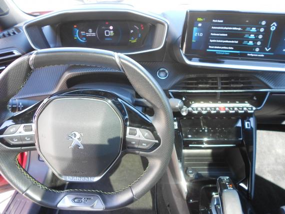 ObrázekPeugeot 2008 e-GT PACK Elektromotor 136k ČR #7
