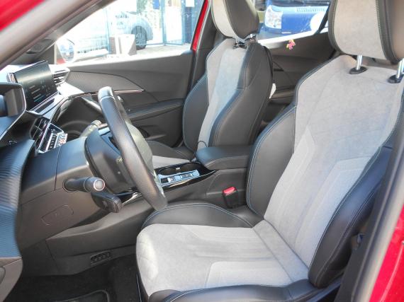 ObrázekPeugeot 2008 e-GT PACK Elektromotor 136k ČR #8