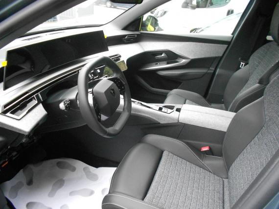 ObrázekPeugeot 3008 ALLURE Hybrid 145 e-DCS6 #2