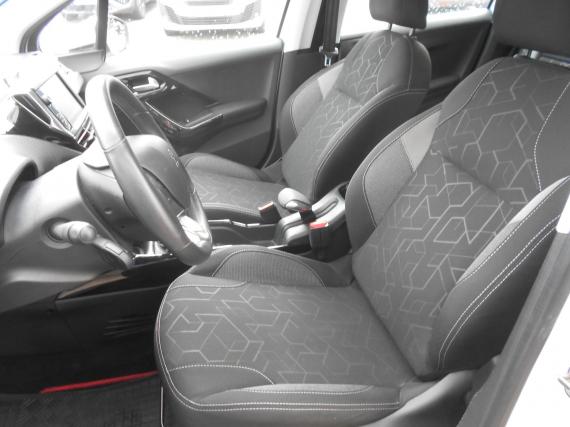 ObrázekPeugeot 2008 1,2PT 110k ČR 1.maj po servisu #9