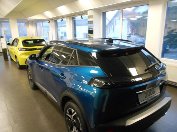 ObrázekPeugeot 2008 ALLURE Hybrid 136 e-DCS6 #3