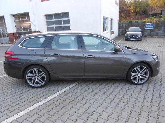 ObrázekPeugeot 308 SW 2,0HDi AUT6 Allure ČR 1.maj #11