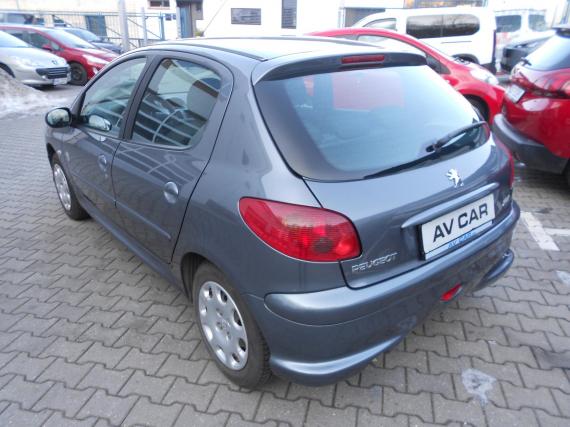 ObrázekPeugeot 206 1.4i,1.maj,CZ,serviska,rozvody #4