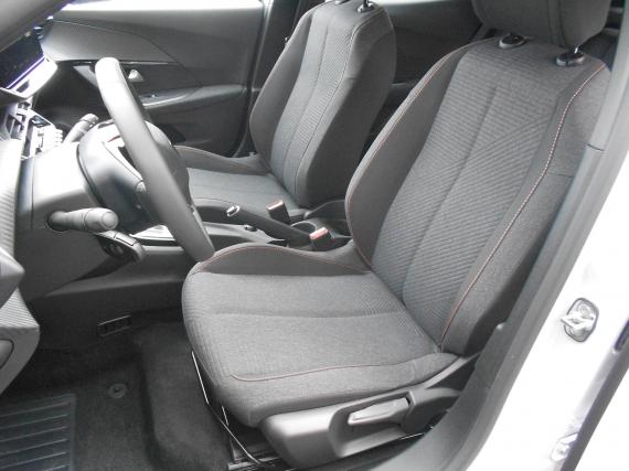 ObrázekPeugeot 2008 BUSINESS Hybrid 110 e-DCS6 #6