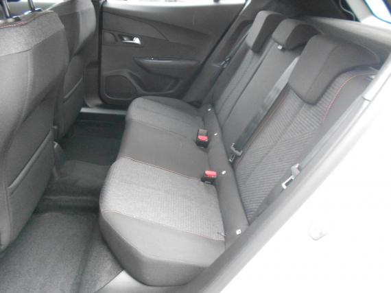 ObrázekPeugeot 2008 BUSINESS Hybrid 110 e-DCS6 #7