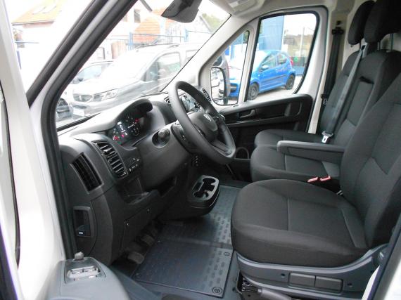 ObrázekPeugeot Boxer 3300 L2H2 BlueHDi 140k S&S MAN #7