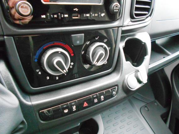 ObrázekPeugeot Boxer 3300 L2H2 BlueHDi 140k S&S MAN #8