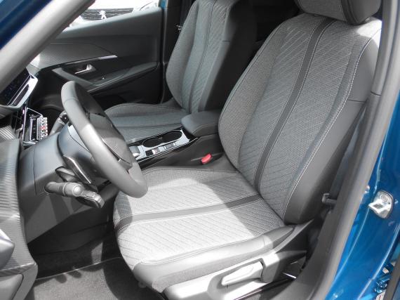 ObrázekPeugeot 2008 ALLURE 1,2 130 EAT8 kamery #2