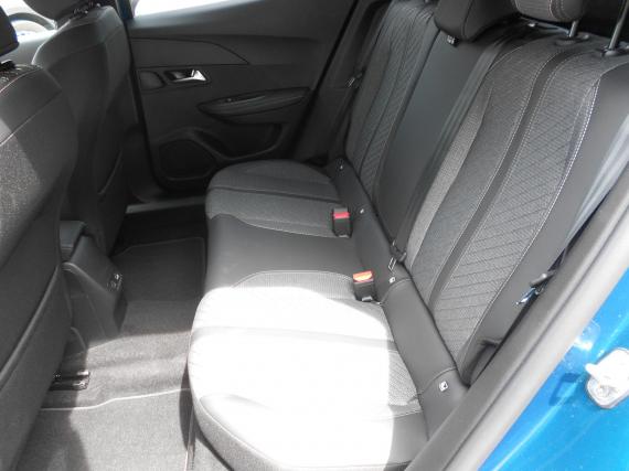 ObrázekPeugeot 2008 ALLURE 1,2 130 EAT8 kamery #3