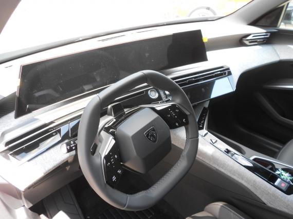 ObrázekPeugeot 5008 BUSINESS Hybrid 145 e-DCS6 #1