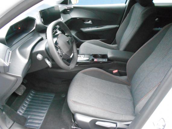 ObrázekPeugeot 208 ALLURE El. 115 kW 51KWh #4