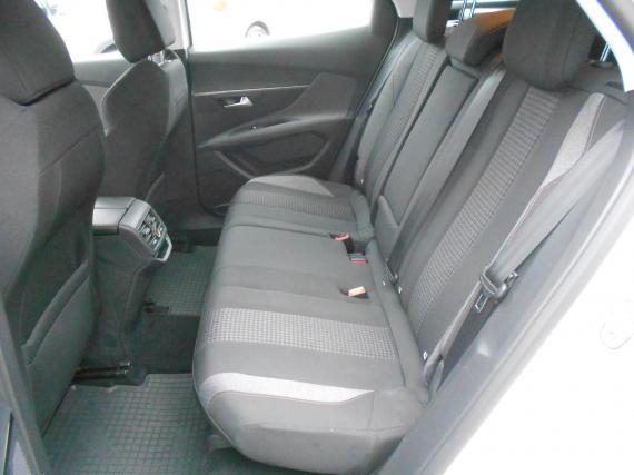 ObrázekPeugeot 3008 Active 1,2PT servis zdarma #1
