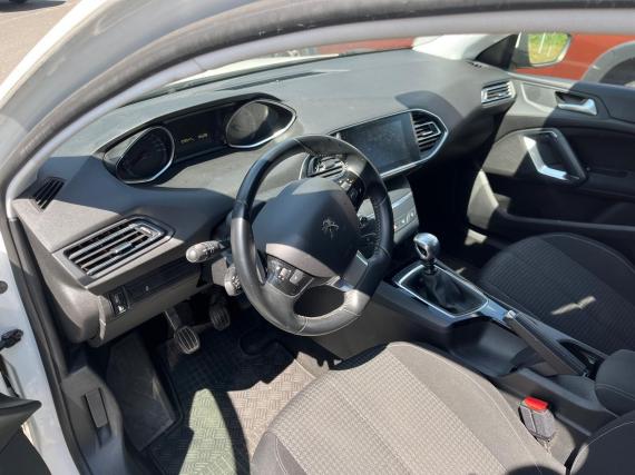 ObrázekPeugeot 308 SW Active 1,2 110k servis sml. #4