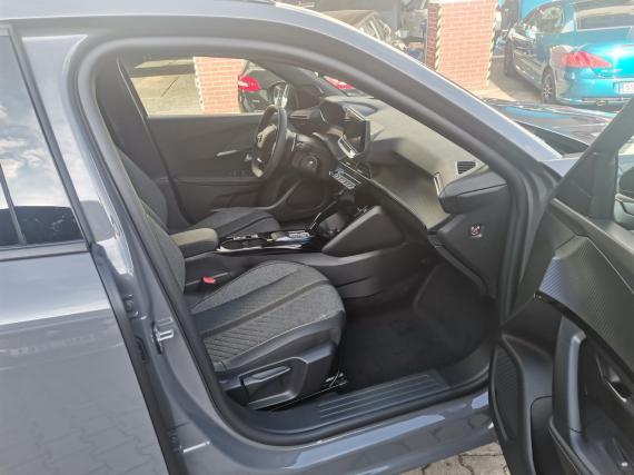 ObrázekPeugeot 2008 ALLURE Hybrid 145 e-DCS6 #12